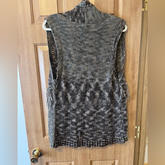 Vest - Picture 2 of 2